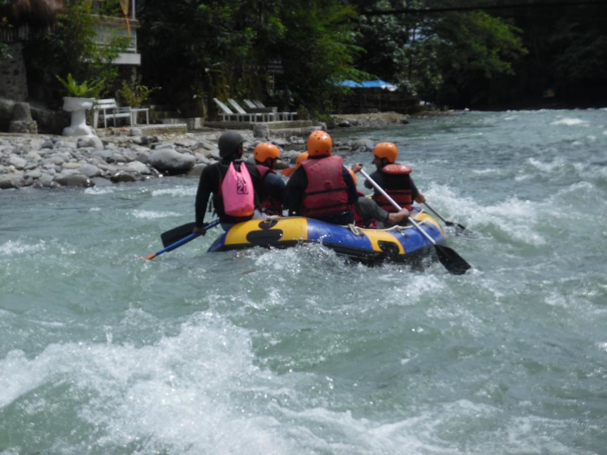 Ambow Homestay Jungle Trekking & Village Tour Bukit Lawang Esterno foto
