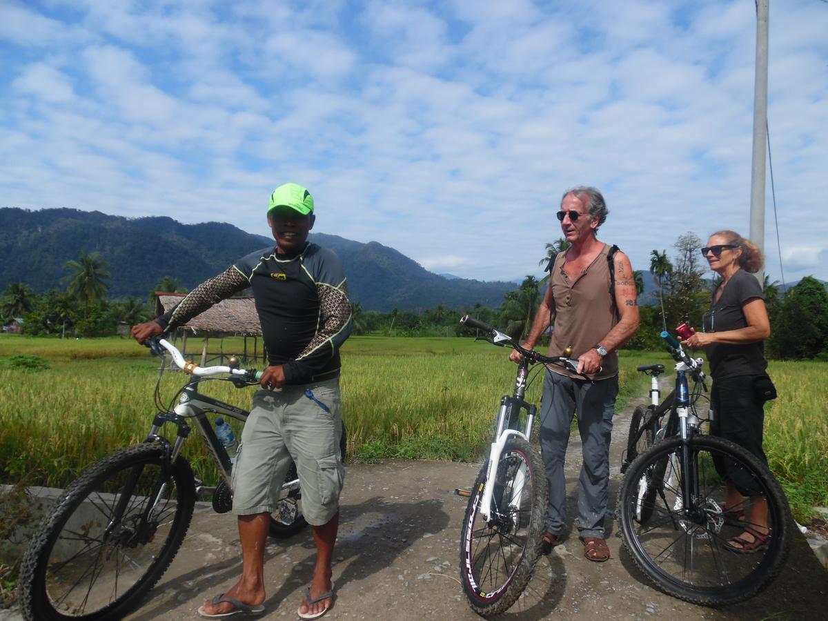 Ambow Homestay Jungle Trekking & Village Tour Bukit Lawang Esterno foto