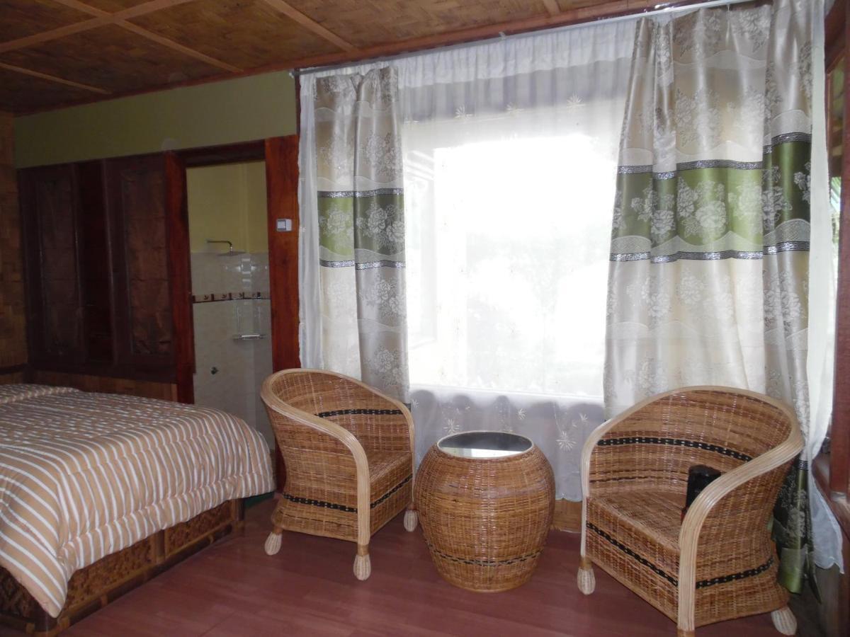 Ambow Homestay Jungle Trekking & Village Tour Bukit Lawang Esterno foto